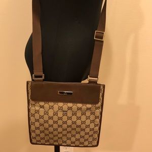 Authentic GUCCI GG Monogram Messenger Bag